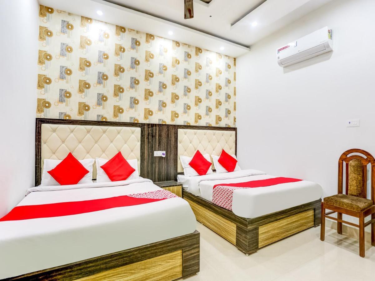 Oyo 75850 Vishwanath Guest House Варанасі Екстер'єр фото