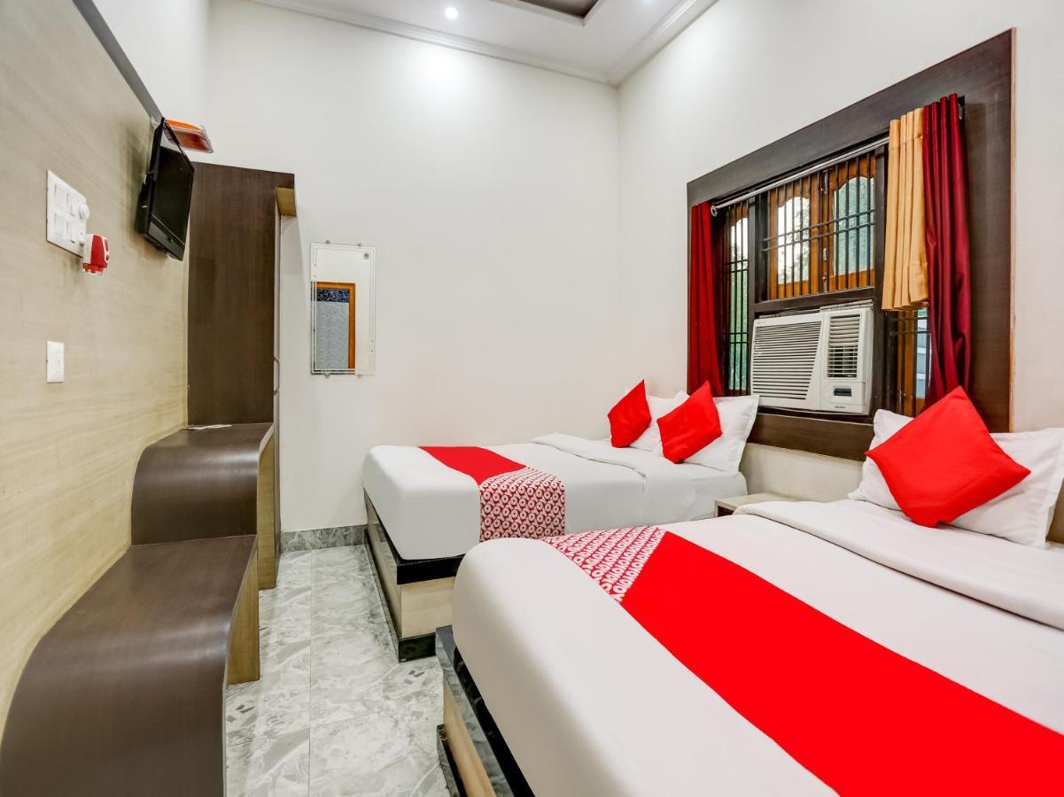 Oyo 75850 Vishwanath Guest House Варанасі Екстер'єр фото