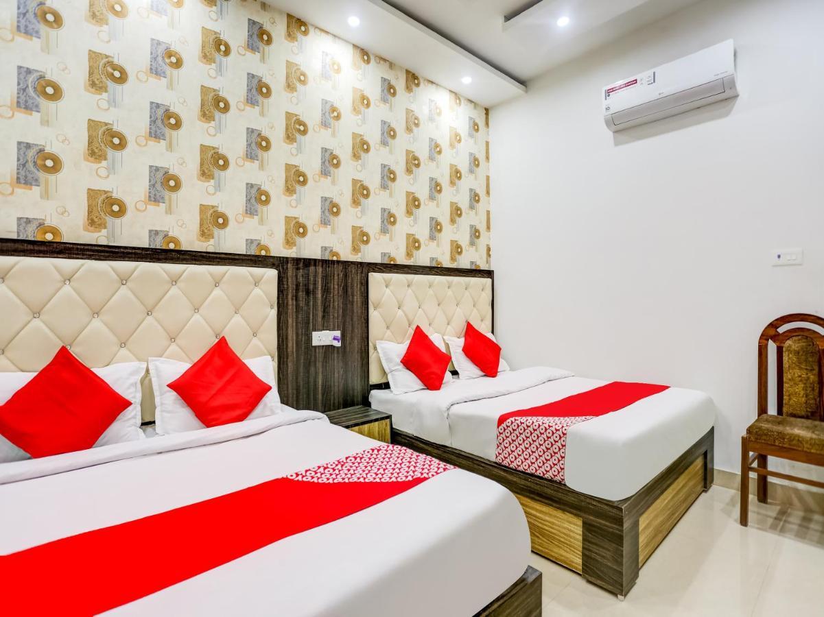 Oyo 75850 Vishwanath Guest House Варанасі Екстер'єр фото
