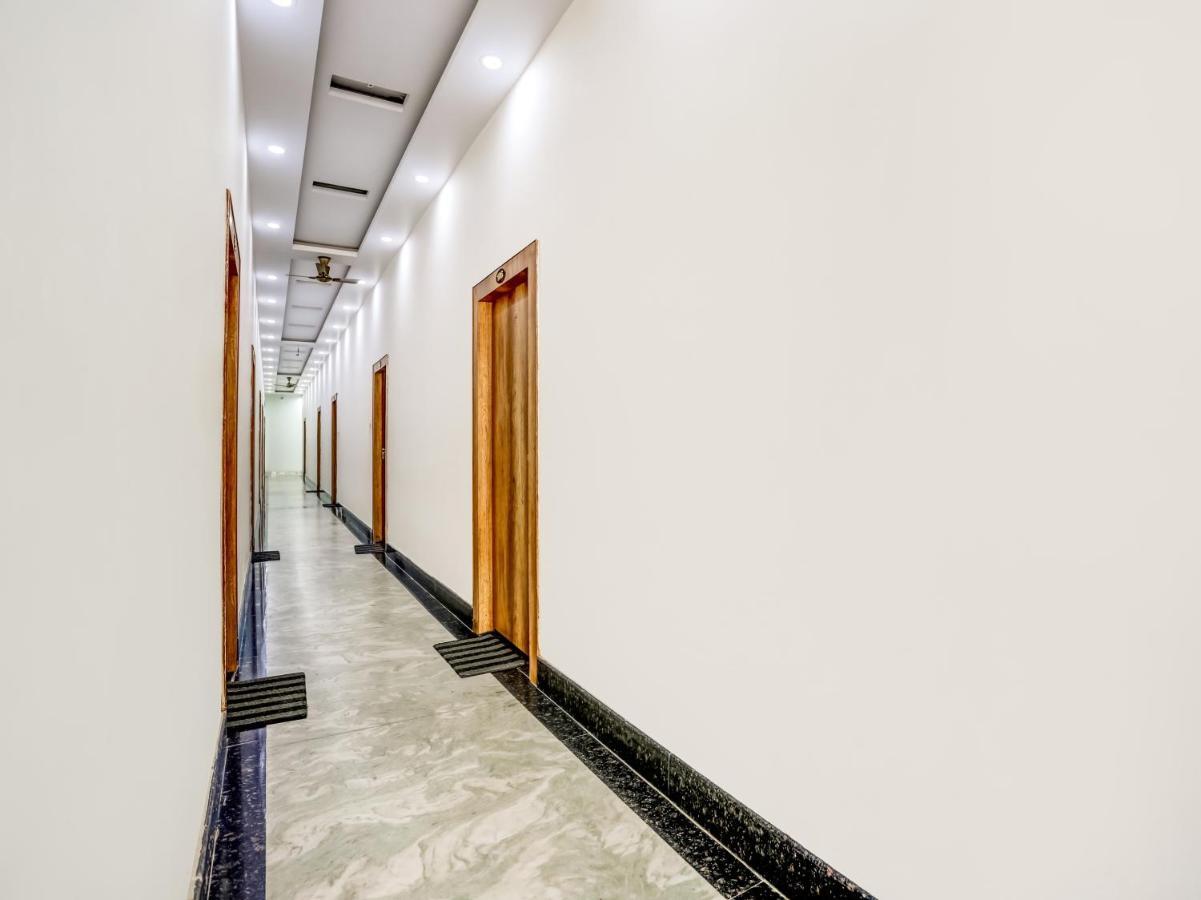 Oyo 75850 Vishwanath Guest House Варанасі Екстер'єр фото